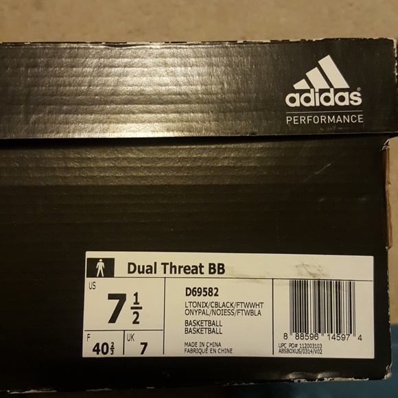 Adidas Dual threat Basketball shoes - Picture 2 of 5